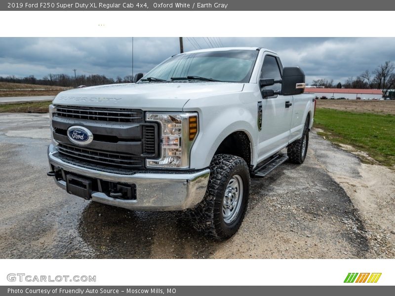 Oxford White / Earth Gray 2019 Ford F250 Super Duty XL Regular Cab 4x4