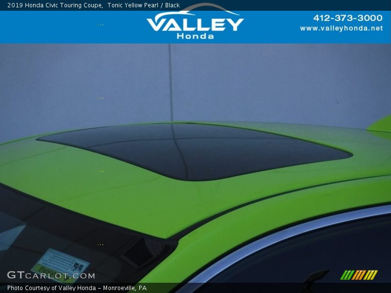 Tonic Yellow Pearl / Black 2019 Honda Civic Touring Coupe
