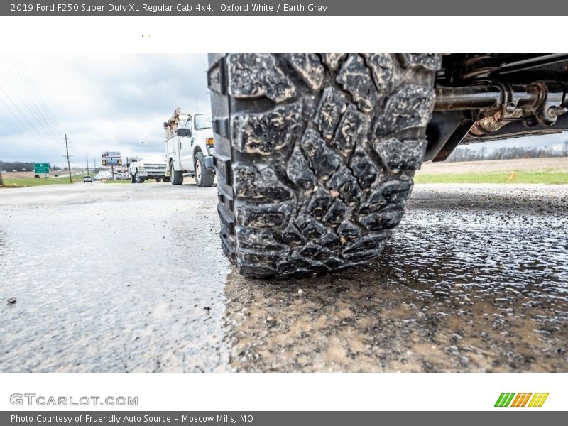 Oxford White / Earth Gray 2019 Ford F250 Super Duty XL Regular Cab 4x4
