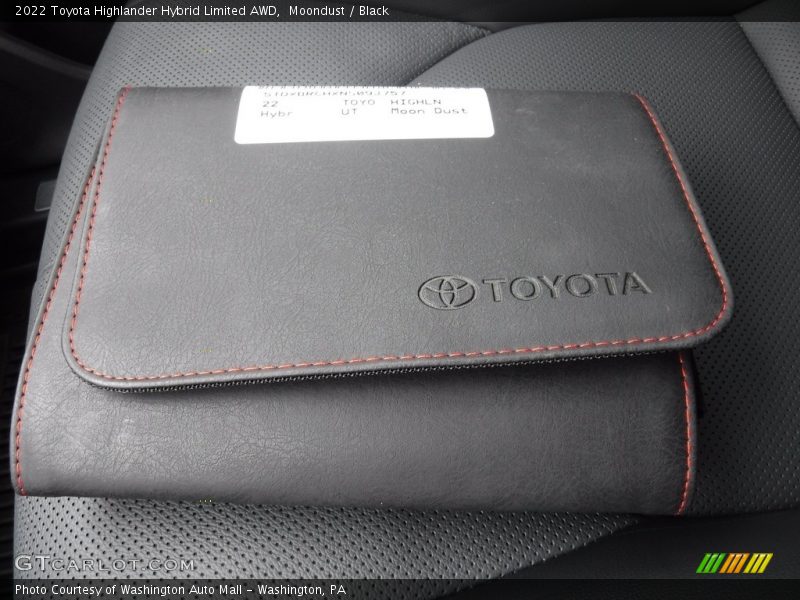 Moondust / Black 2022 Toyota Highlander Hybrid Limited AWD