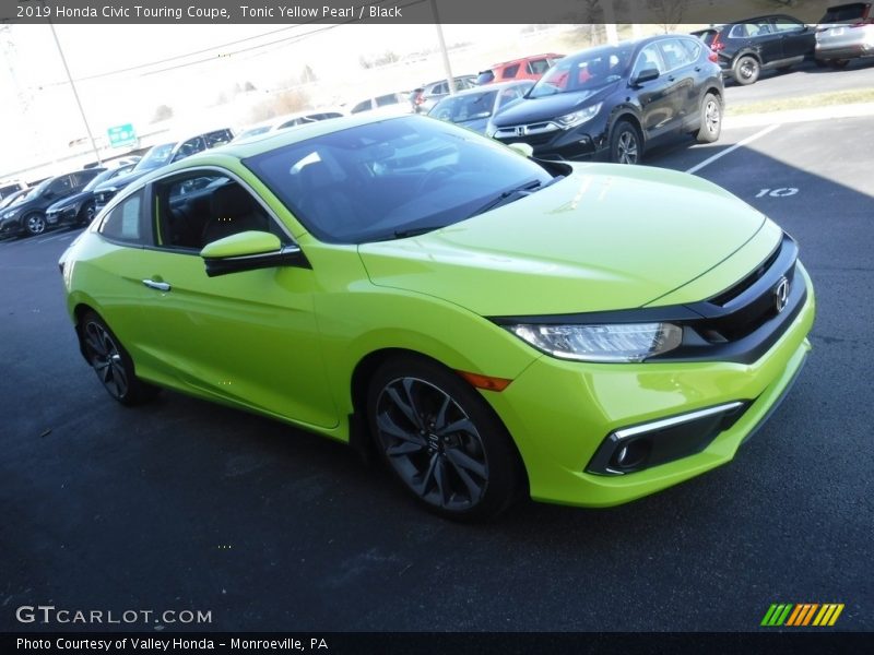 Front 3/4 View of 2019 Civic Touring Coupe