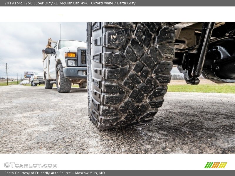 Oxford White / Earth Gray 2019 Ford F250 Super Duty XL Regular Cab 4x4