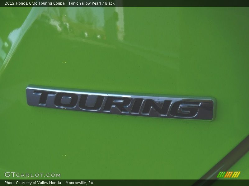 2019 Civic Touring Coupe Logo