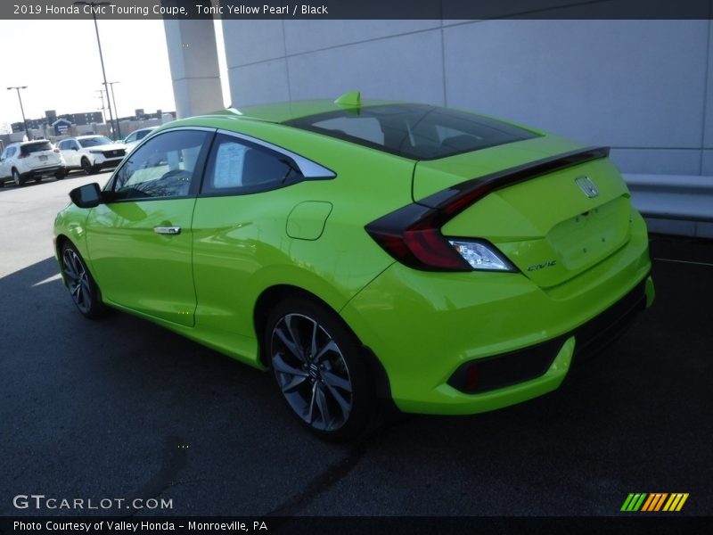 Tonic Yellow Pearl / Black 2019 Honda Civic Touring Coupe