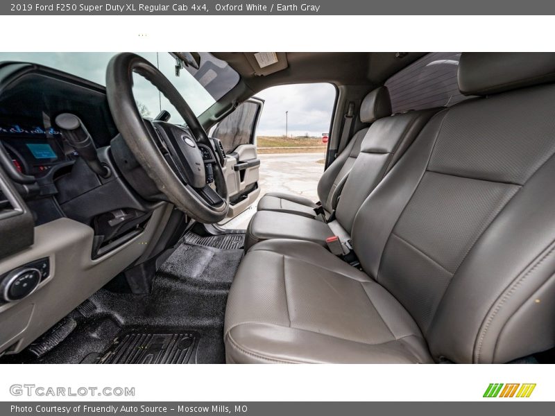 Oxford White / Earth Gray 2019 Ford F250 Super Duty XL Regular Cab 4x4