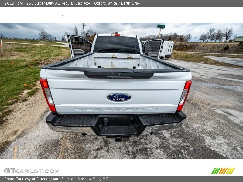 Oxford White / Earth Gray 2019 Ford F250 Super Duty XL Regular Cab 4x4