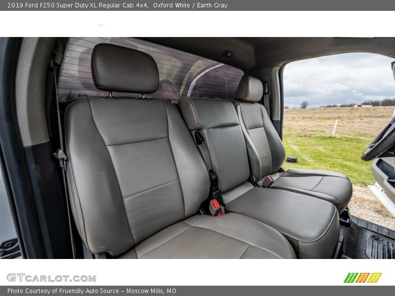 Oxford White / Earth Gray 2019 Ford F250 Super Duty XL Regular Cab 4x4