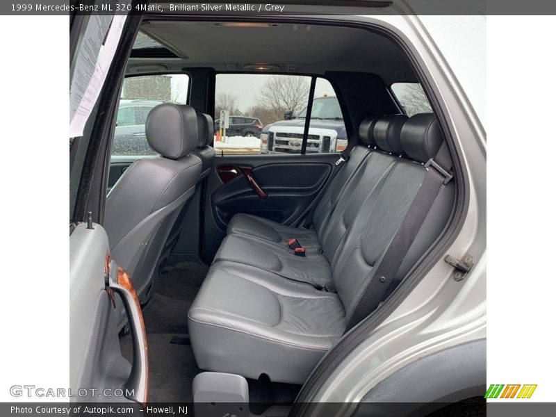 Brilliant Silver Metallic / Grey 1999 Mercedes-Benz ML 320 4Matic