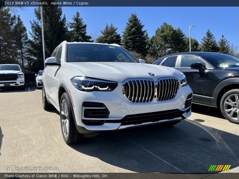 Alpine White / Cognac 2023 BMW X5 xDrive40i