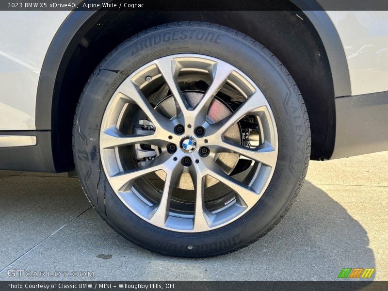 Alpine White / Cognac 2023 BMW X5 xDrive40i