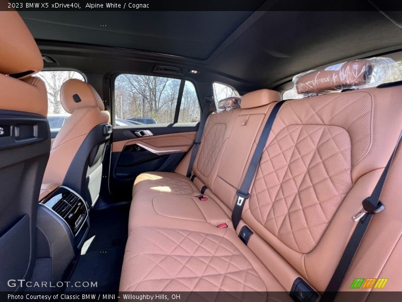 Alpine White / Cognac 2023 BMW X5 xDrive40i