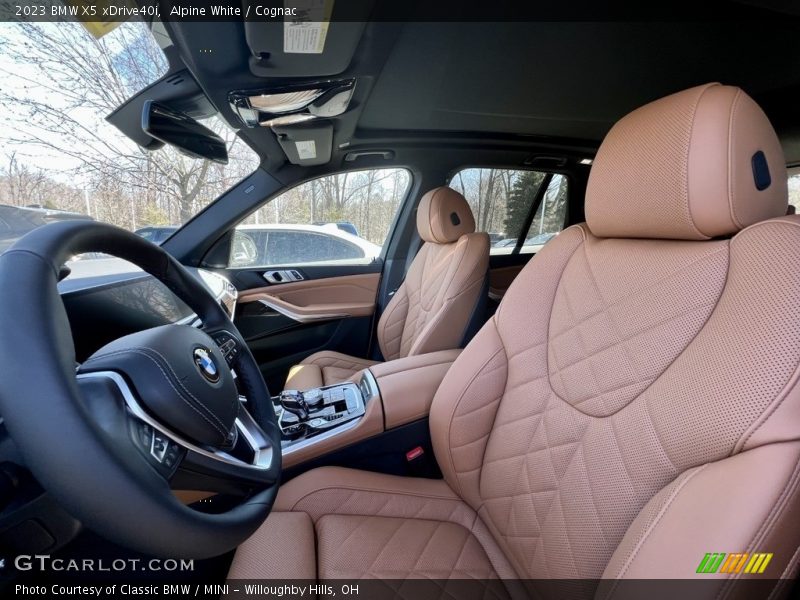Alpine White / Cognac 2023 BMW X5 xDrive40i