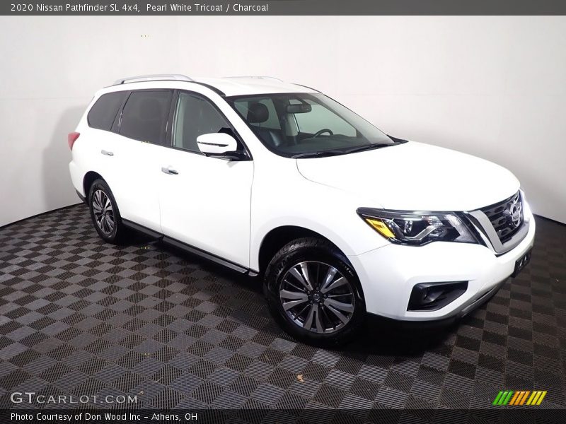 Pearl White Tricoat / Charcoal 2020 Nissan Pathfinder SL 4x4