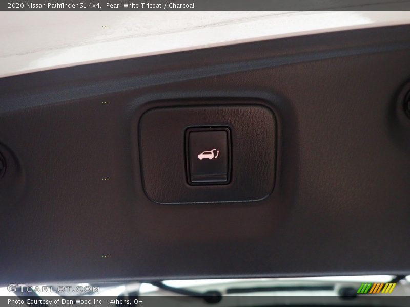 Pearl White Tricoat / Charcoal 2020 Nissan Pathfinder SL 4x4