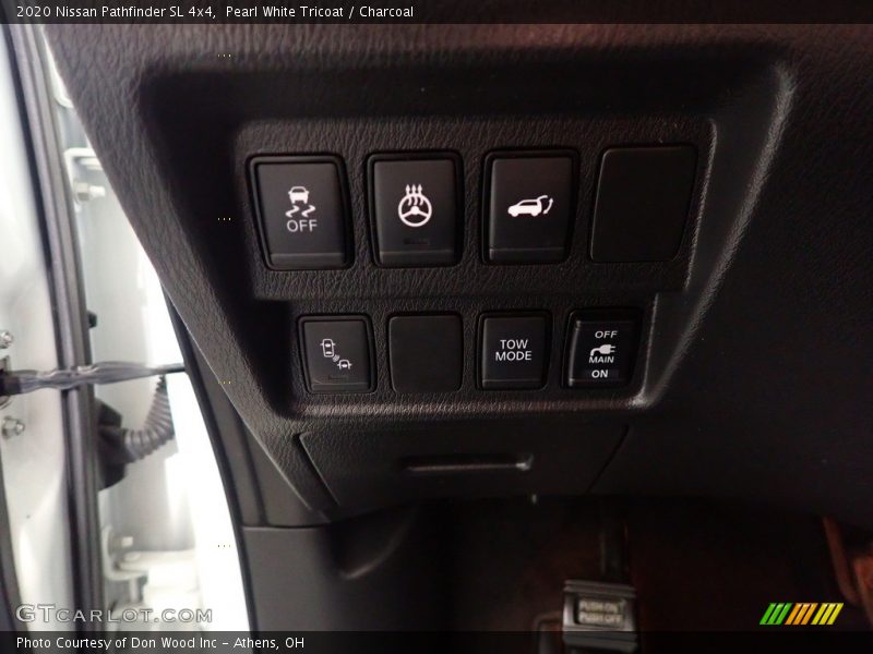 Pearl White Tricoat / Charcoal 2020 Nissan Pathfinder SL 4x4