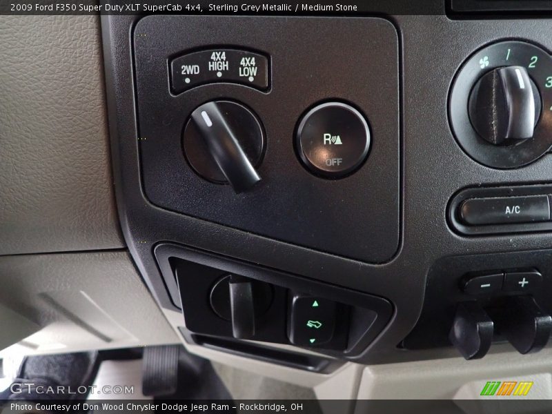 Controls of 2009 F350 Super Duty XLT SuperCab 4x4
