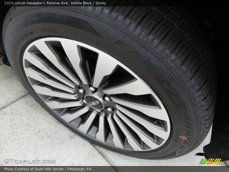  2020 Navigator L Reserve 4x4 Wheel