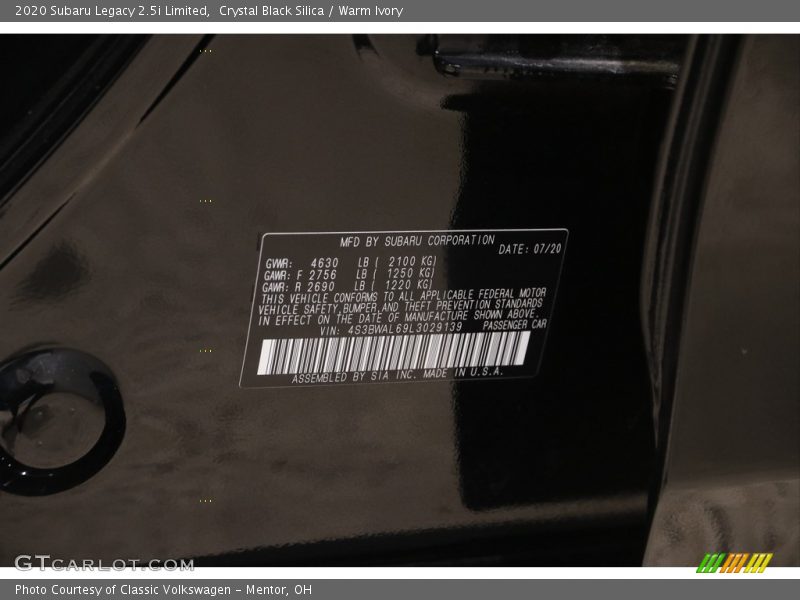 Crystal Black Silica / Warm Ivory 2020 Subaru Legacy 2.5i Limited