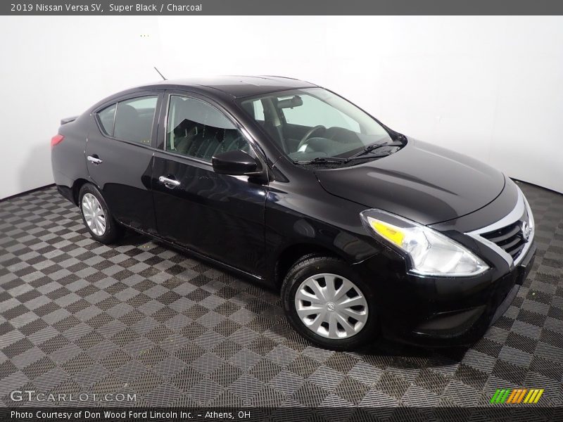 Super Black / Charcoal 2019 Nissan Versa SV
