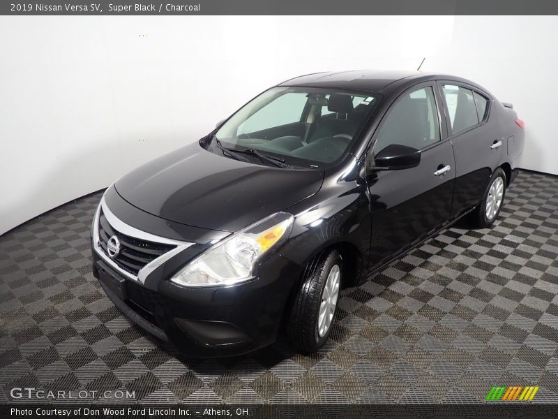 Super Black / Charcoal 2019 Nissan Versa SV