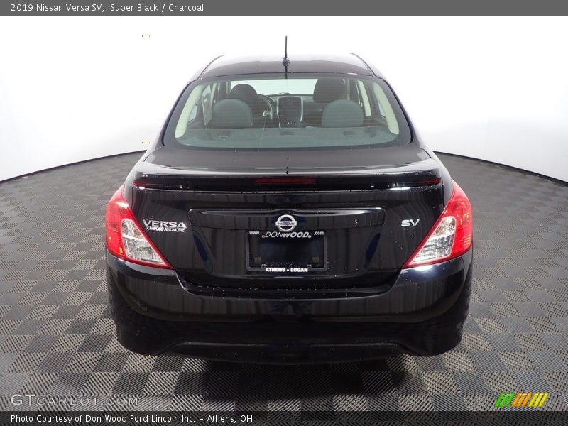 Super Black / Charcoal 2019 Nissan Versa SV