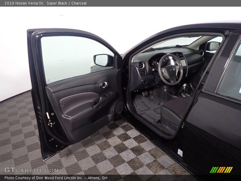 Super Black / Charcoal 2019 Nissan Versa SV