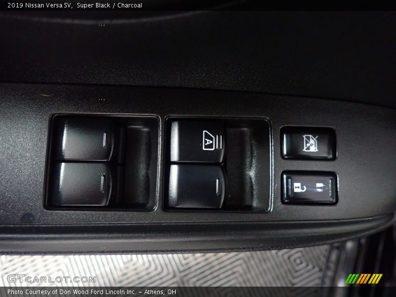 Super Black / Charcoal 2019 Nissan Versa SV