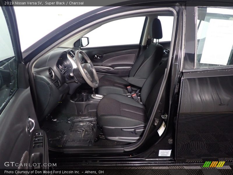Super Black / Charcoal 2019 Nissan Versa SV