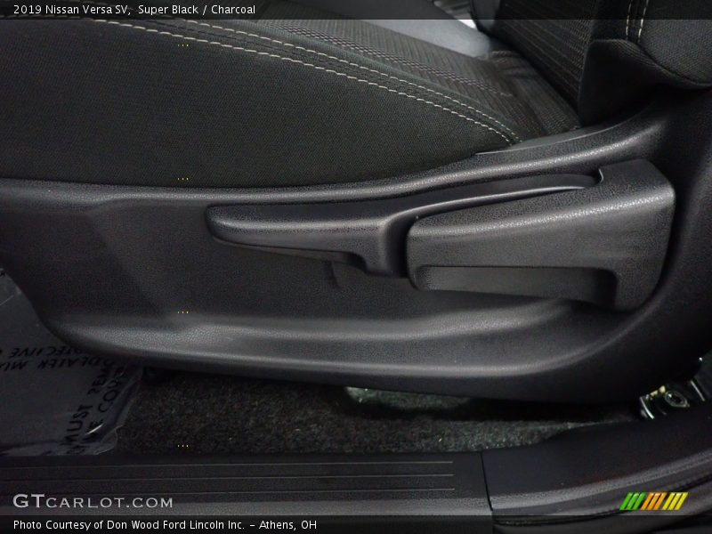 Super Black / Charcoal 2019 Nissan Versa SV