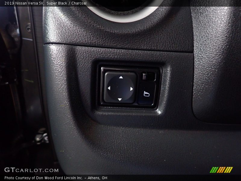 Super Black / Charcoal 2019 Nissan Versa SV