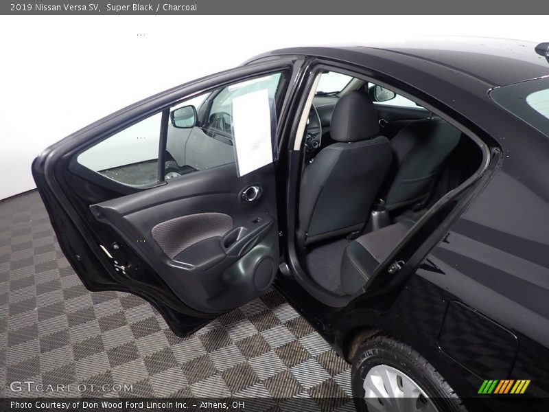 Super Black / Charcoal 2019 Nissan Versa SV