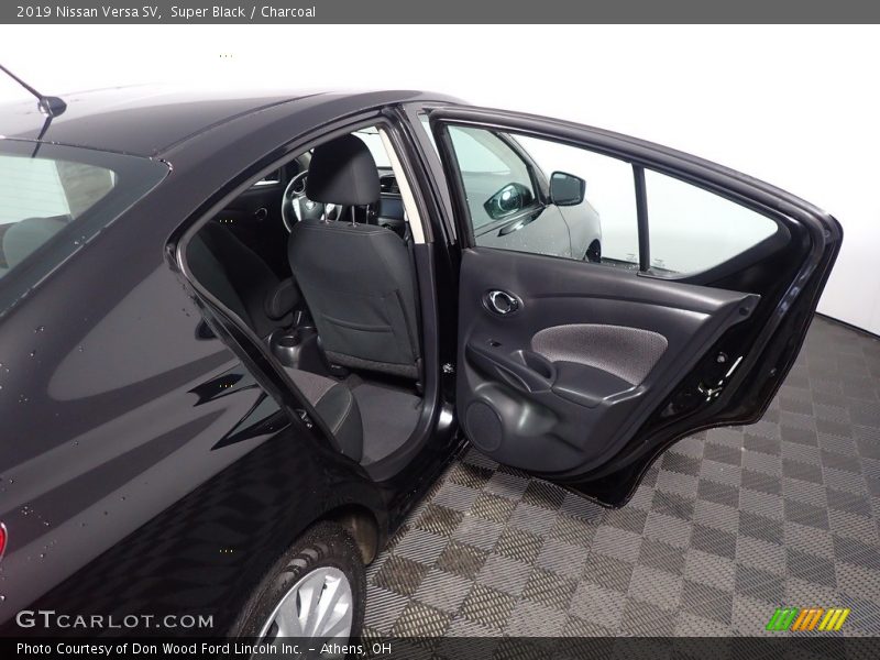 Super Black / Charcoal 2019 Nissan Versa SV