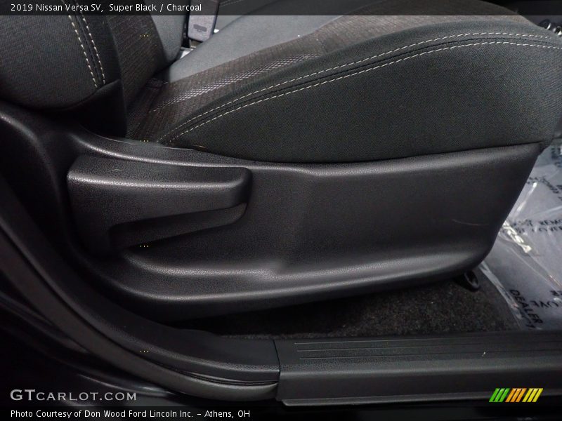 Super Black / Charcoal 2019 Nissan Versa SV