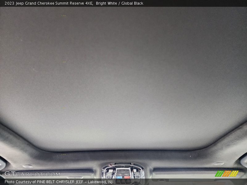 Bright White / Global Black 2023 Jeep Grand Cherokee Summit Reserve 4XE