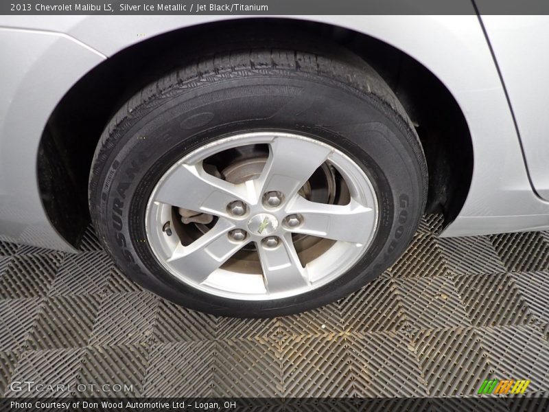 Silver Ice Metallic / Jet Black/Titanium 2013 Chevrolet Malibu LS
