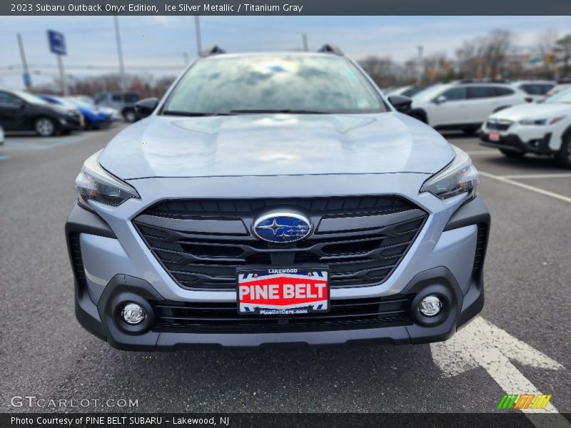 Ice Silver Metallic / Titanium Gray 2023 Subaru Outback Onyx Edition