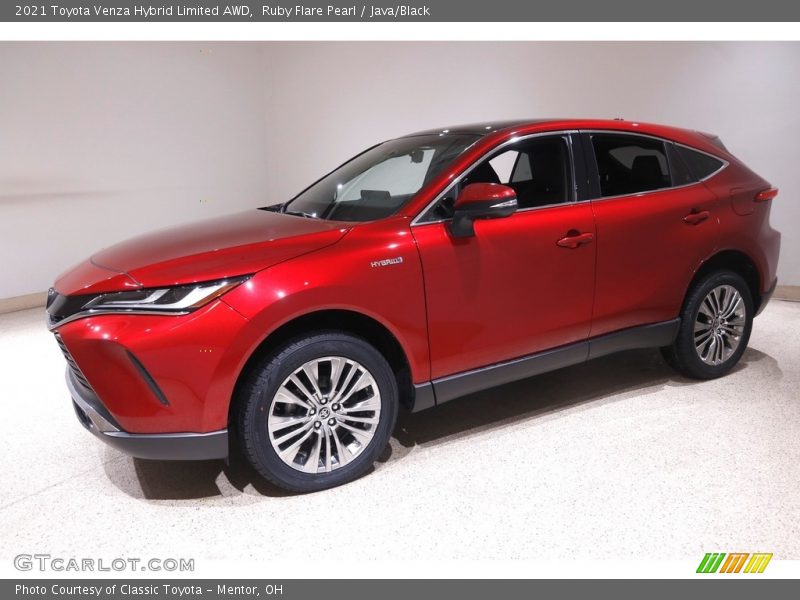 Front 3/4 View of 2021 Venza Hybrid Limited AWD