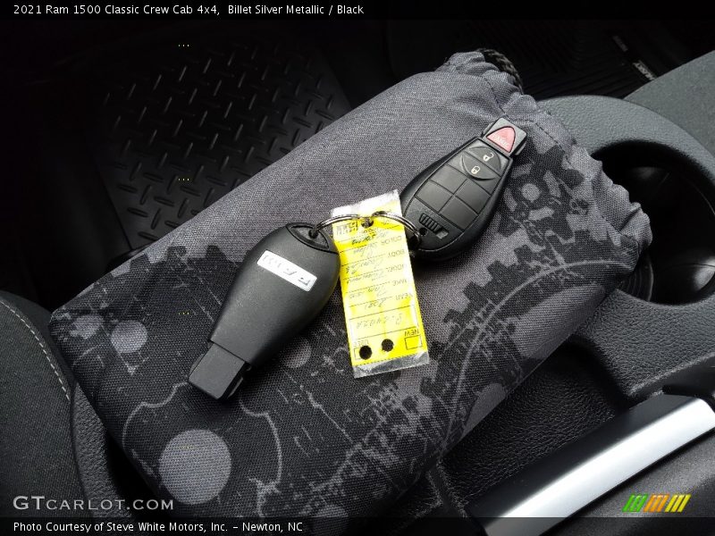 Billet Silver Metallic / Black 2021 Ram 1500 Classic Crew Cab 4x4