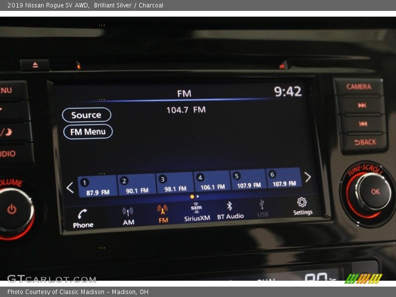 Brilliant Silver / Charcoal 2019 Nissan Rogue SV AWD