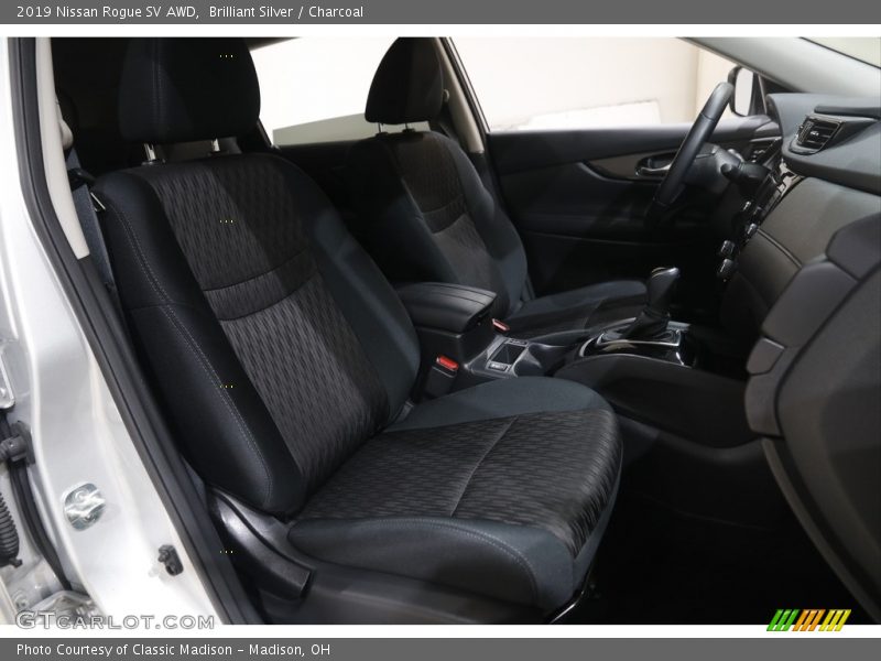 Brilliant Silver / Charcoal 2019 Nissan Rogue SV AWD