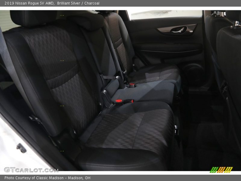 Brilliant Silver / Charcoal 2019 Nissan Rogue SV AWD