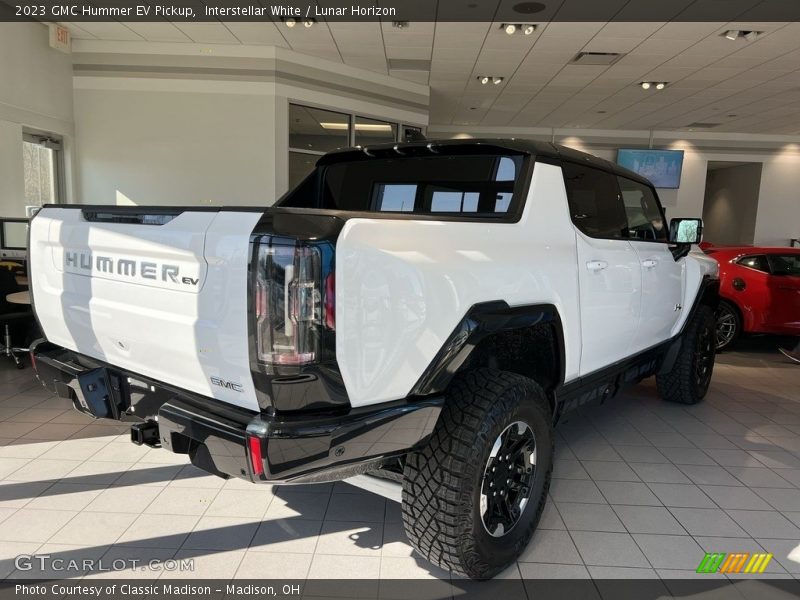 Interstellar White / Lunar Horizon 2023 GMC Hummer EV Pickup