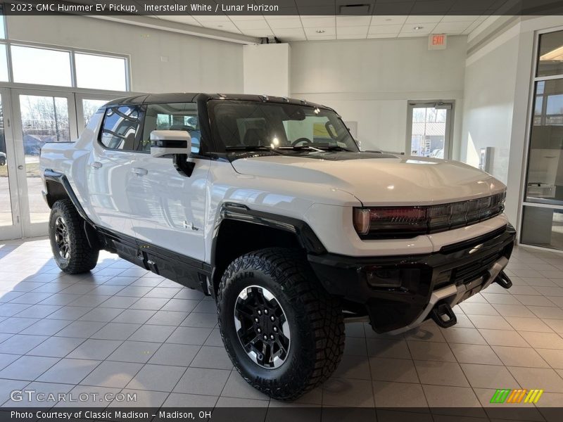 Front 3/4 View of 2023 Hummer EV Pickup