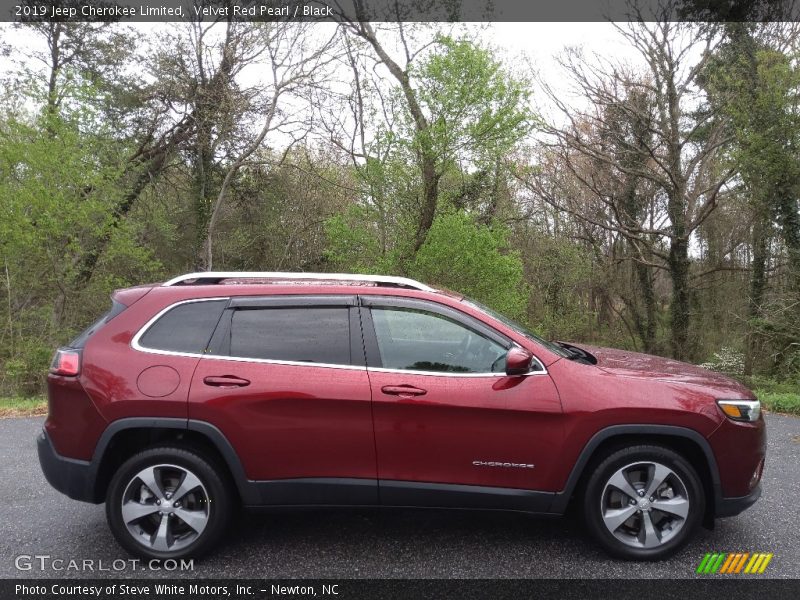  2019 Cherokee Limited Velvet Red Pearl