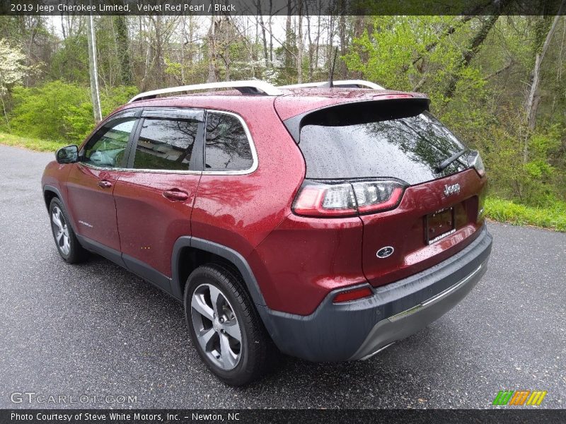 Velvet Red Pearl / Black 2019 Jeep Cherokee Limited