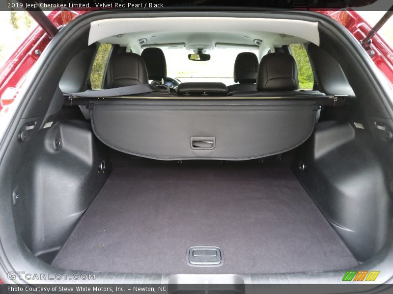  2019 Cherokee Limited Trunk