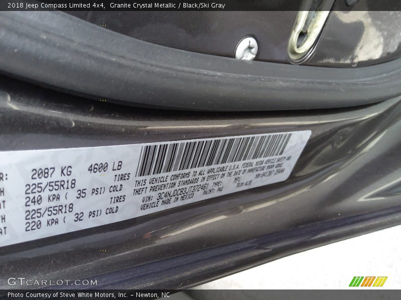 Granite Crystal Metallic / Black/Ski Gray 2018 Jeep Compass Limited 4x4