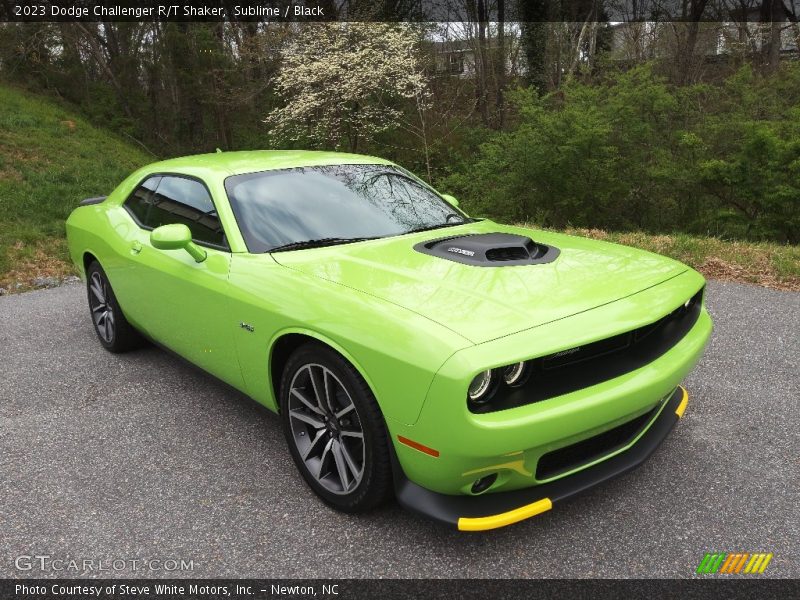 Front 3/4 View of 2023 Challenger R/T Shaker