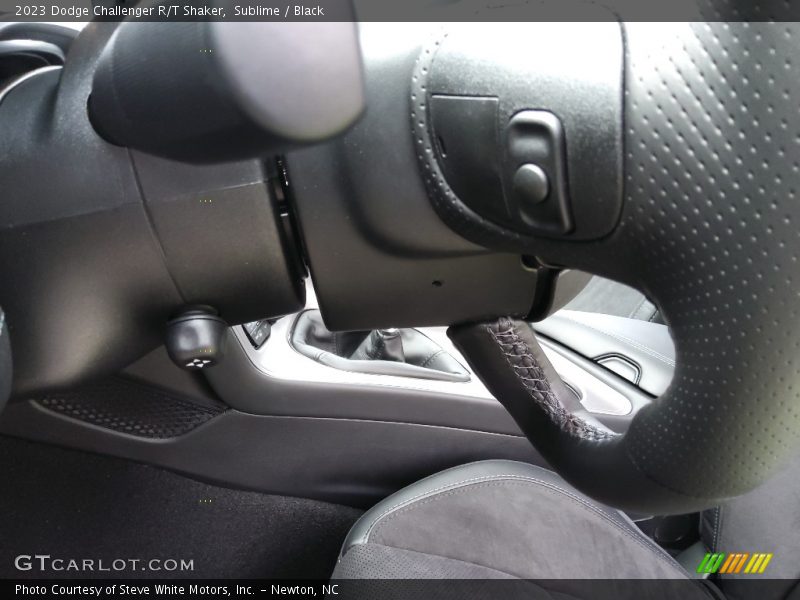 Sublime / Black 2023 Dodge Challenger R/T Shaker