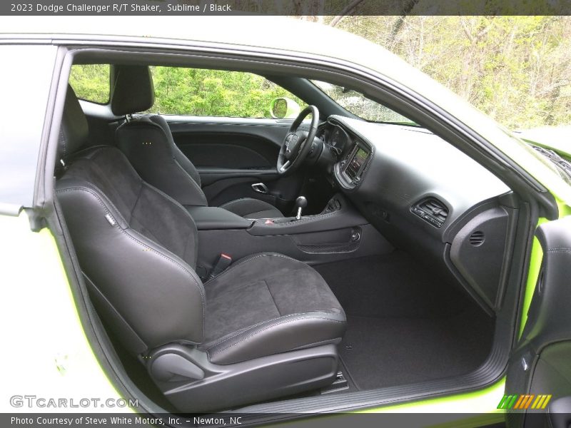 Front Seat of 2023 Challenger R/T Shaker